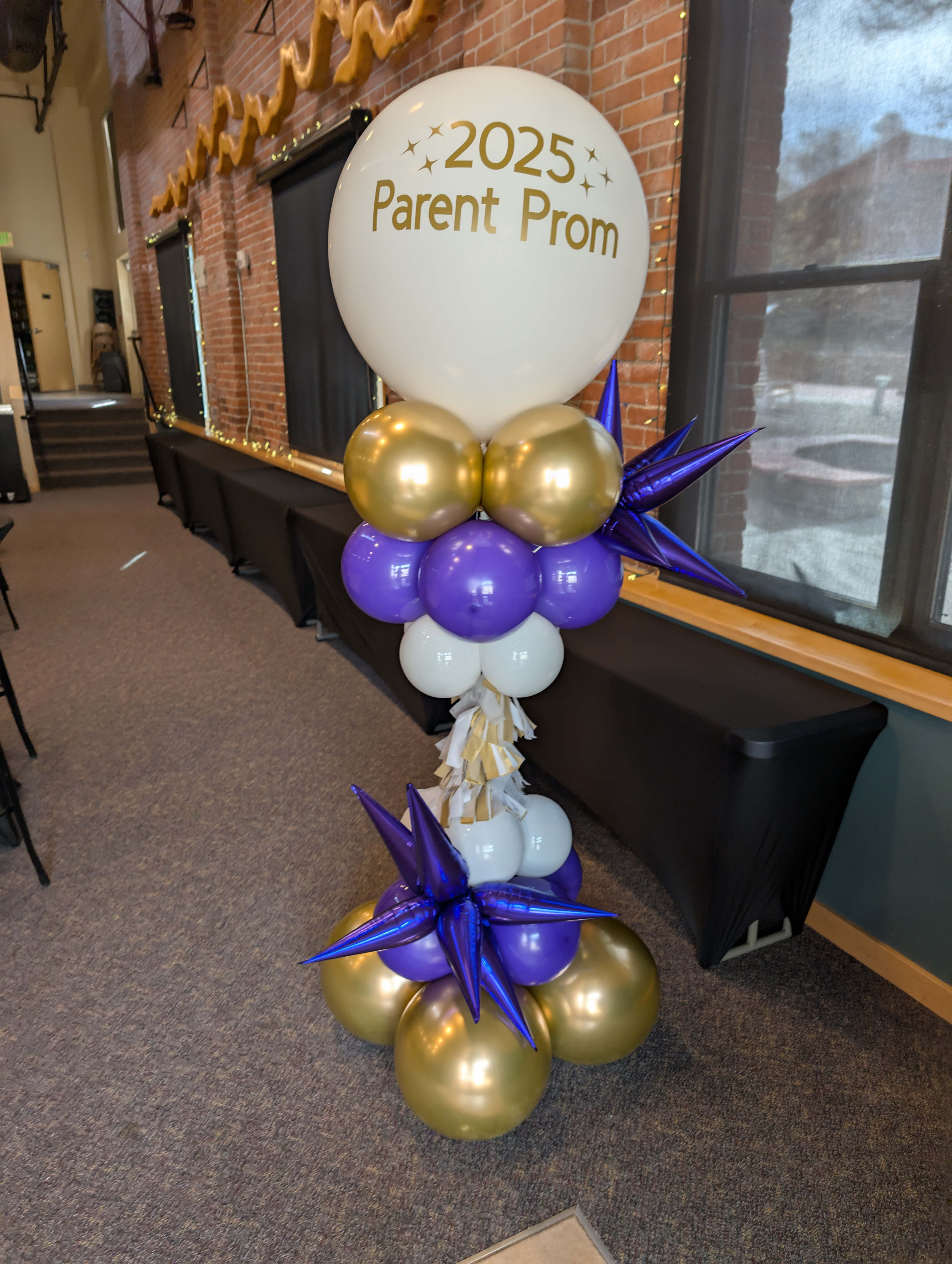 2025 Parent Prom Balloon Column